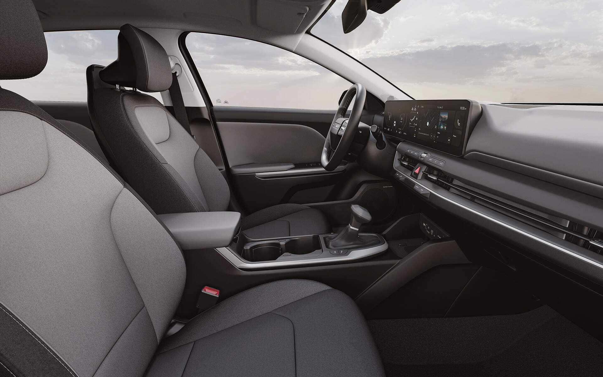 k4-25my-wide-interior-15